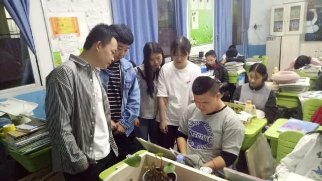 辅导学生.jpg